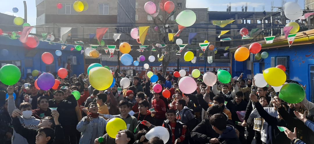 دبیرستان صبح روشن